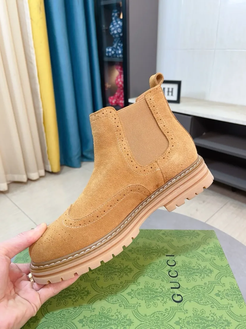 Men's shoes 💰540🌸🌸 (GUCCI) [cow lining plus velvet optional] [can be made without standard] New product Martin boots imported from Canada with full top layer high mercerized frosted fabric, punched using 3D digital technology, high-end and classy, ​​versatile to wear, full of three-dimensionality, close pictures will make you obsessed with the leather. You can't extricate yourself ~ the best on the market.          Fabric: Cowhide/Embossed Lining: Cowhide.          Please make a note when placing an order, sizes: 38-44 (37, 45, 46 can be customized and cannot be returned or exchanged) 5 colors available; black, gray, khaki, coffee, and earthy yellow